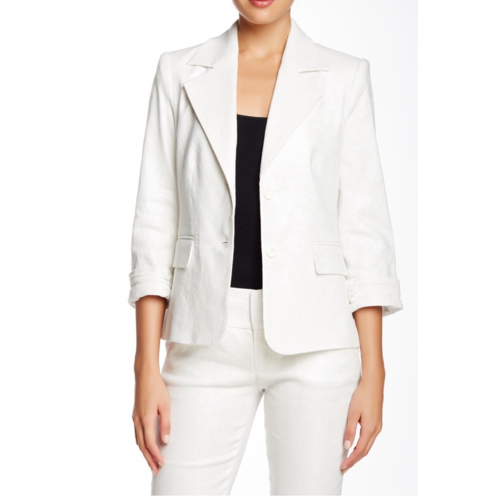 Alice & Olivia white linen blazer size small. NWT!
